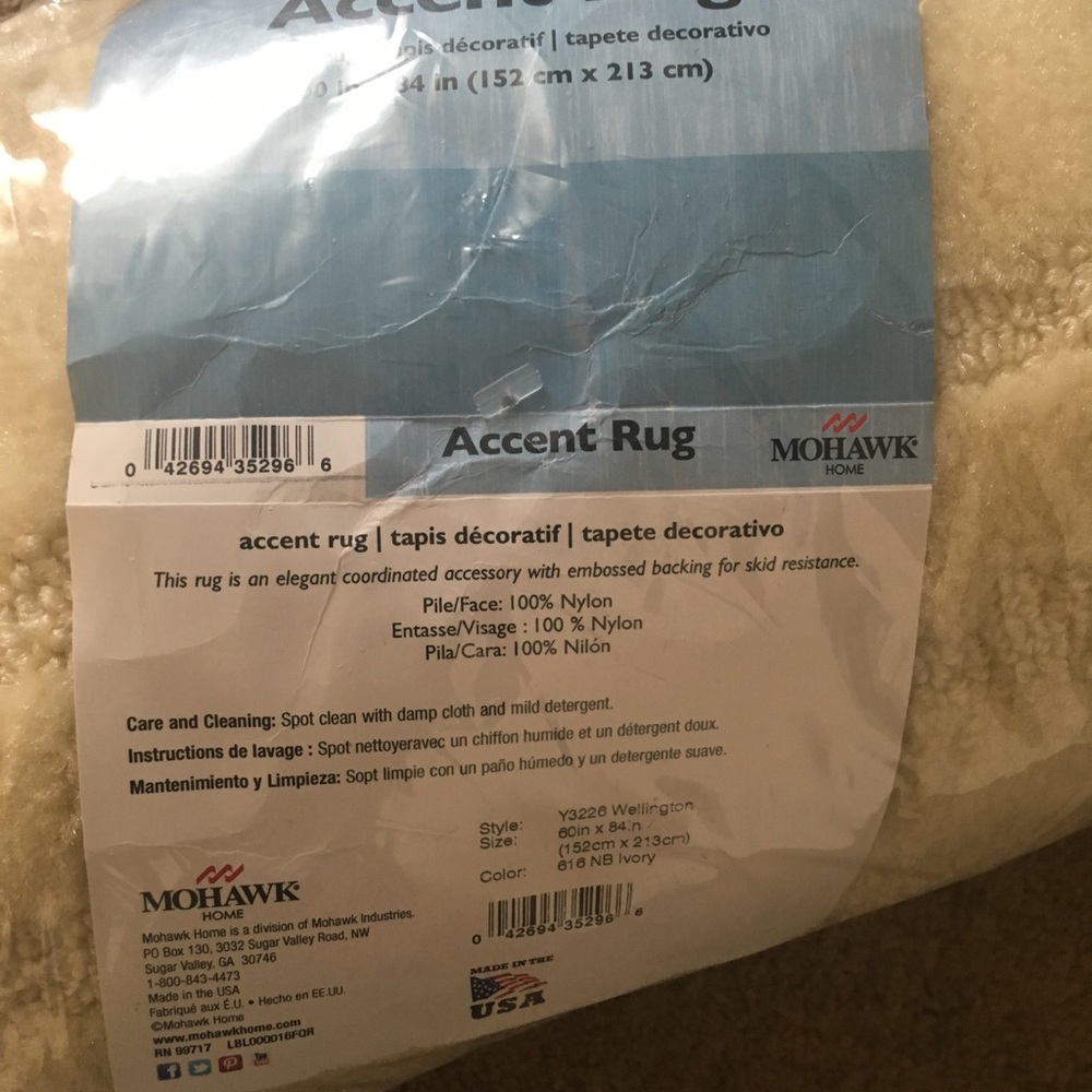 SOLD...Area Rug..,New with tags - Picture 2 of 5